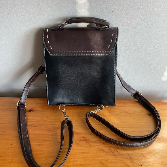 Black and brown backpack - Picture 3 of 3